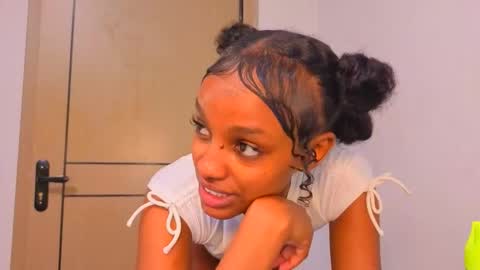 Mimi online show from 04/09/26, 06:19