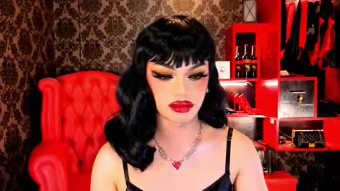 Snapshot of _ministryofsin_ chatting on 09/18/25, 06:54 Raven Strauss online show from 09/18/25, 06:54