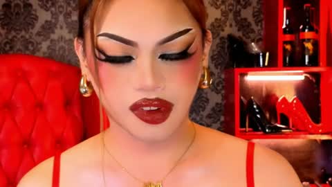 Snapshot of _ministryofsin_ chatting on 06/24/26, 05:12 Raven Strauss online show from 06/24/26, 05:12
