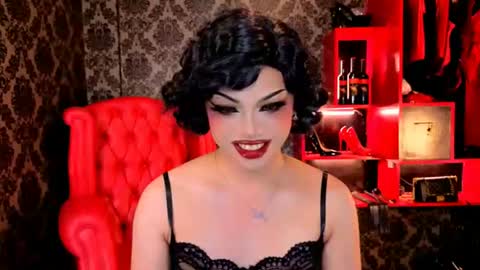 Snapshot of _ministryofsin_ chatting on 07/14/26, 06:07 Raven Strauss online show from 07/14/26, 06:07