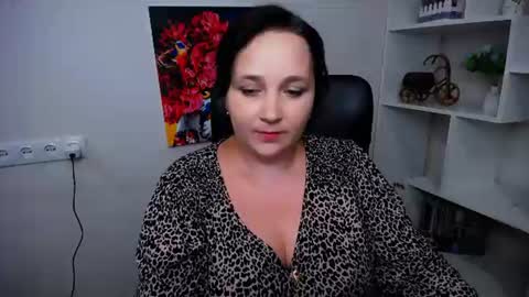 Snapshot of _miranda_sun chatting on 07/28/26, 02:13 Miranda online show from 07/28/26, 02:13
