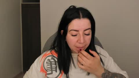 _miss_coco_ online show from 09/10/25, 01:49