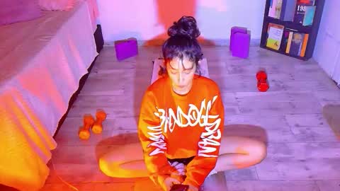 karoline uwu online show from 10/14/25, 12:11