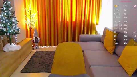 Snapshot of _miss_mia chatting on 12/18/24, 01:23 Mia online show from 12/18/24, 01:23