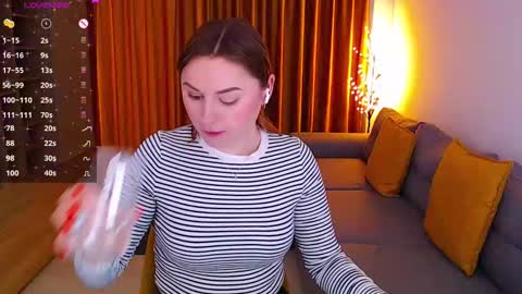 Snapshot of _miss_mia chatting on 02/16/25, 12:21 Mia online show from 02/16/25, 12:21