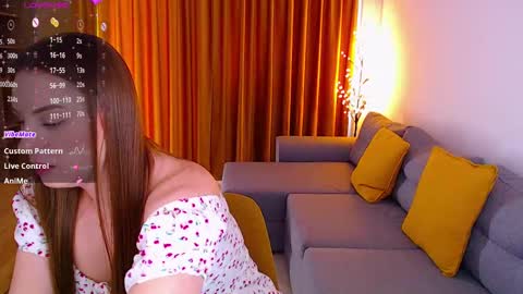 Snapshot of _miss_mia chatting on 03/06/25, 10:52 Mia online show from 03/06/25, 10:52