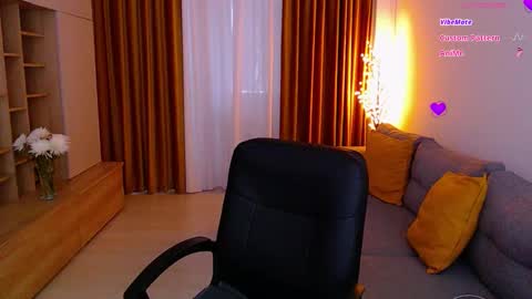 Snapshot of _miss_mia chatting on 10/09/25, 07:06 Mia online show from 10/09/25, 07:06