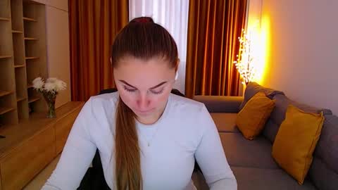 Snapshot of _miss_mia chatting on 10/10/25, 09:52 Mia online show from 10/10/25, 09:52