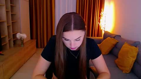 Snapshot of _miss_mia chatting on 10/14/25, 05:08 Mia online show from 10/14/25, 05:08