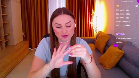 Snapshot of _miss_mia chatting on 11/24/25, 10:48 Mia online show from 11/24/25, 10:48