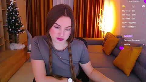 Snapshot of _miss_mia chatting on 12/14/25, 07:25 Mia online show from 12/14/25, 07:25