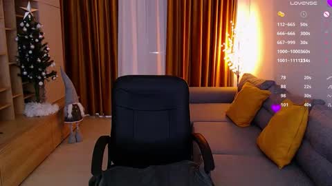 Snapshot of _miss_mia chatting on 12/15/25, 09:57 Mia online show from 12/15/25, 09:57