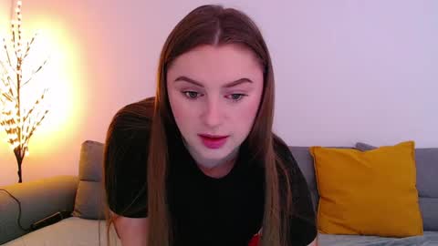 Mia online show from 04/18/26, 07:01