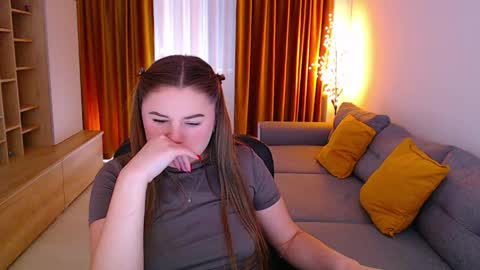 Mia online show from 04/23/26, 12:29