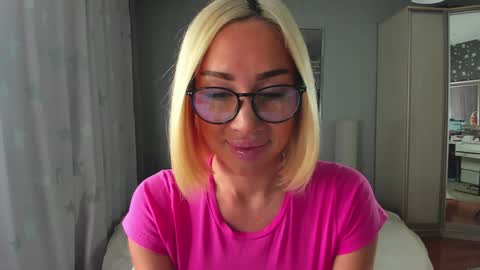 Snapshot of _mito_69 chatting on 11/04/25, 12:21 alienmito online show from 11/04/25, 12:21