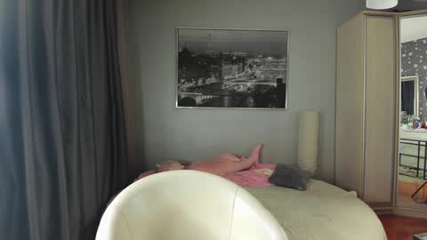 Snapshot of _mito_69 chatting on 11/13/25, 01:04 alienmito online show from 11/13/25, 01:04