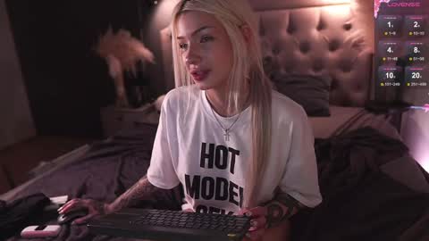 Sasha online show from 02/20/25, 03:23