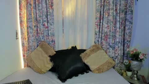 Snapshot of _mizuki chatting on 12/18/24, 02:38 mizuki  online show from 12/18/24, 02:38