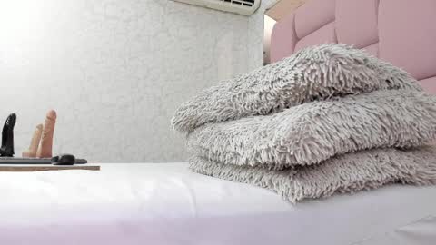 Snapshot of _molly_rosse_ chatting on 03/08/25, 03:45 _molly_rosse_ online show from 03/08/25, 03:45