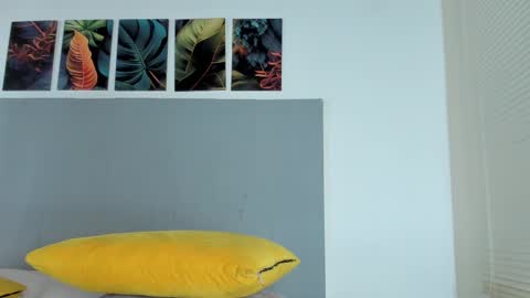 Snapshot of _molly_rosse_ chatting on 10/06/25, 12:13 _molly_rosse_ online show from 10/06/25, 12:13