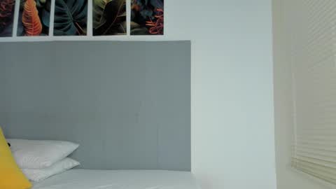 Snapshot of _molly_rosse_ chatting on 10/08/25, 12:25 _molly_rosse_ online show from 10/08/25, 12:25