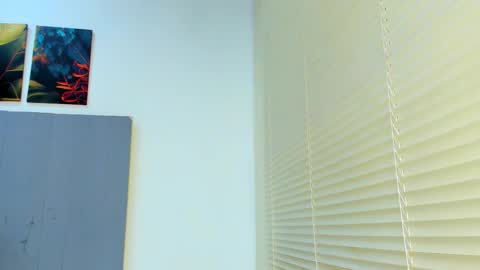 Snapshot of _molly_rosse_ chatting on 10/14/25, 12:28 _molly_rosse_ online show from 10/14/25, 12:28