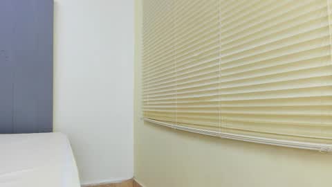 Snapshot of _molly_rosse_ chatting on 10/16/25, 11:44 _molly_rosse_ online show from 10/16/25, 11:44