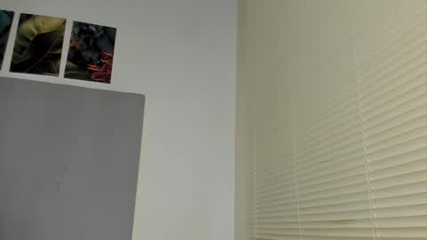 Snapshot of _molly_rosse_ chatting on 10/17/25, 11:57 _molly_rosse_ online show from 10/17/25, 11:57