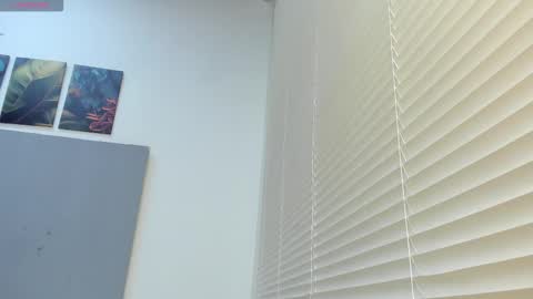 Snapshot of _molly_rosse_ chatting on 10/22/25, 11:54 _molly_rosse_ online show from 10/22/25, 11:54