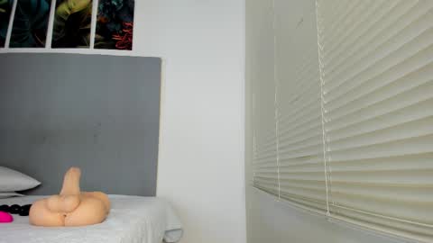 Snapshot of _molly_rosse_ chatting on 11/05/25, 12:27 _molly_rosse_ online show from 11/05/25, 12:27