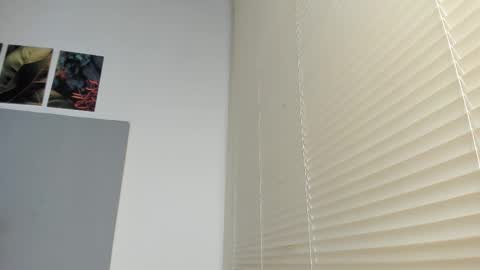 Snapshot of _molly_rosse_ chatting on 11/06/25, 11:44 _molly_rosse_ online show from 11/06/25, 11:44