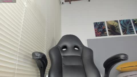 _molly_rosse_ online show from 04/09/26, 11:59