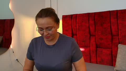 _monaliza_ online show from 04/06/26, 12:17