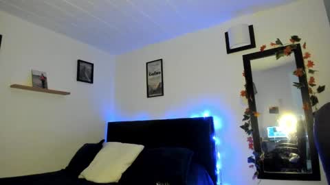     liaaa 4u online show from 12/06/24, 01:40