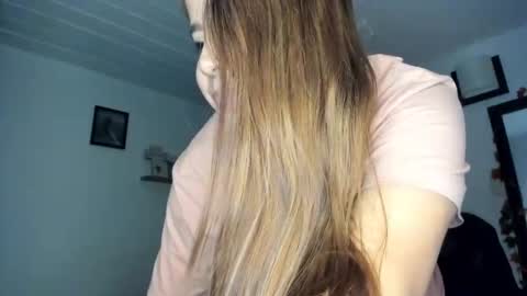     liaaa 4u online show from 12/11/24, 11:00