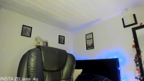     liaaa 4u online show from 12/14/24, 12:33