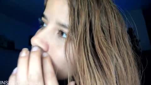     liaaa 4u online show from 12/20/24, 03:36