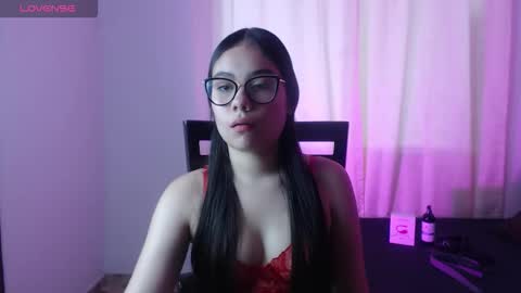 Snapshot of _moon_rosee chatting on 02/27/26, 05:46 _moon_rosee online show from 02/27/26, 05:46