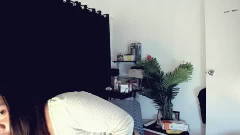 Angel online show from 04/23/26, 07:41