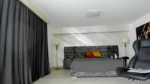 Snapshot of _myaa chatting on 02/20/25, 07:45 Maya online show from 02/20/25, 07:45