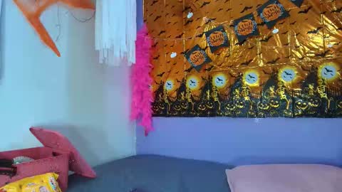 Luna online show from 10/16/25, 11:55