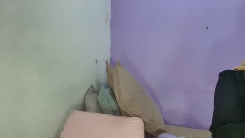 Luna online show from 11/08/25, 11:54