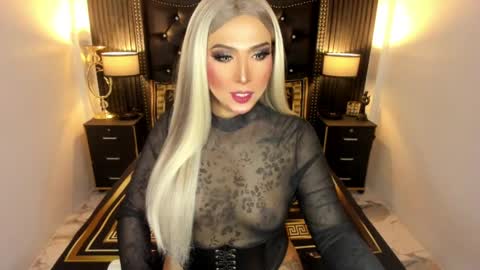 _natashacooper_ online show from 05/10/26, 07:24