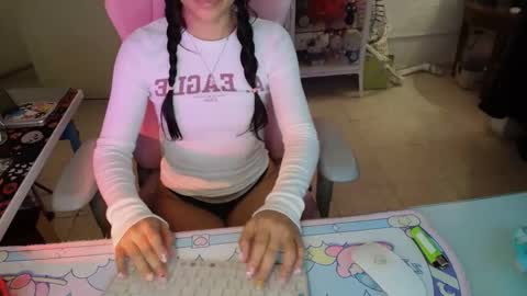 _nathaila_ online show from 09/17/25, 12:01