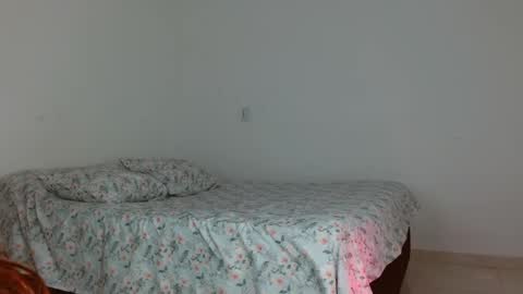 _nayade_ online show from 02/26/25, 10:53