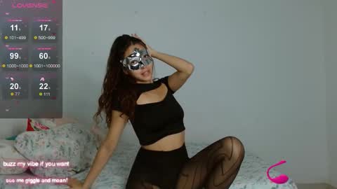 _nayade_ online show from 10/14/25, 11:49