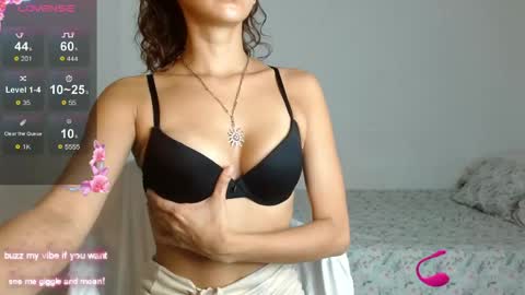 _nayade_ online show from 04/21/26, 02:51