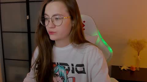 Mia with a big heart  online show from 12/04/24, 04:32