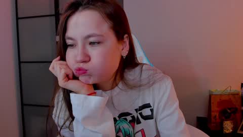 Mia with a big heart  online show from 02/01/25, 04:14