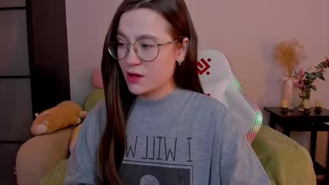 Mia with a big heart  online show from 02/23/25, 06:39